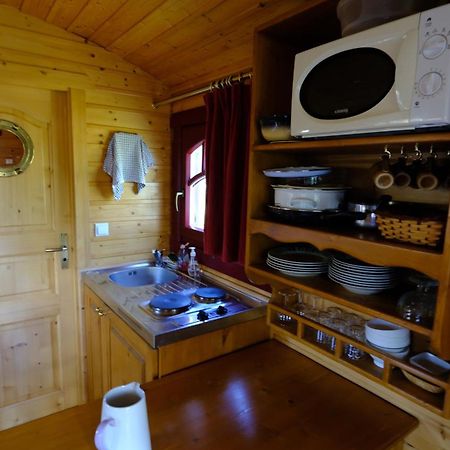 Les Roulottes De La Ferme Des Chanaux Saint-Julien-d'Ance Екстериор снимка