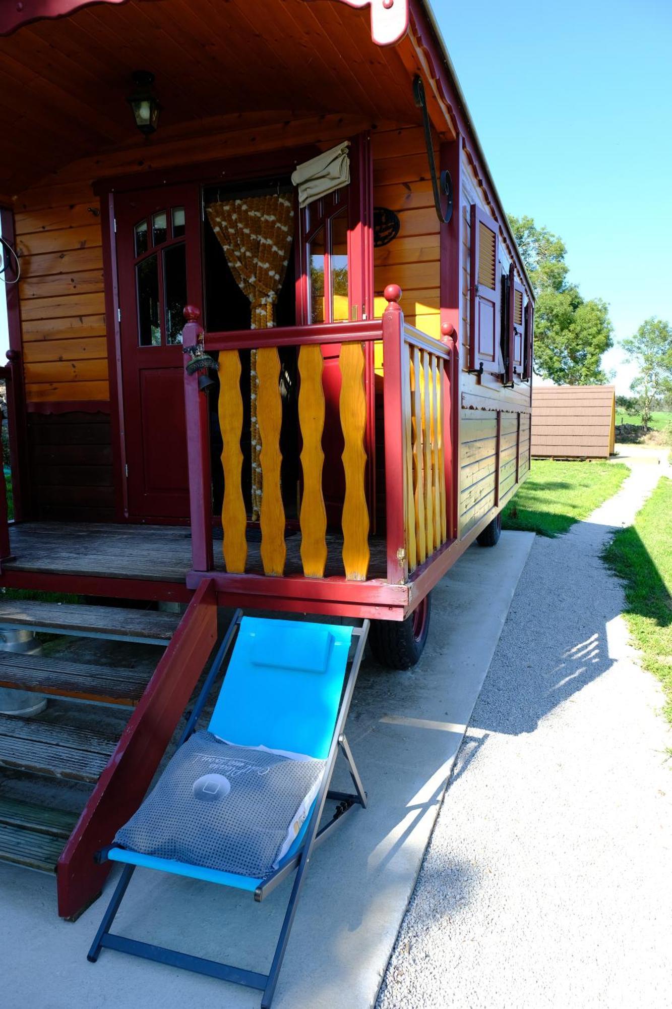 Les Roulottes De La Ferme Des Chanaux Saint-Julien-d'Ance Екстериор снимка