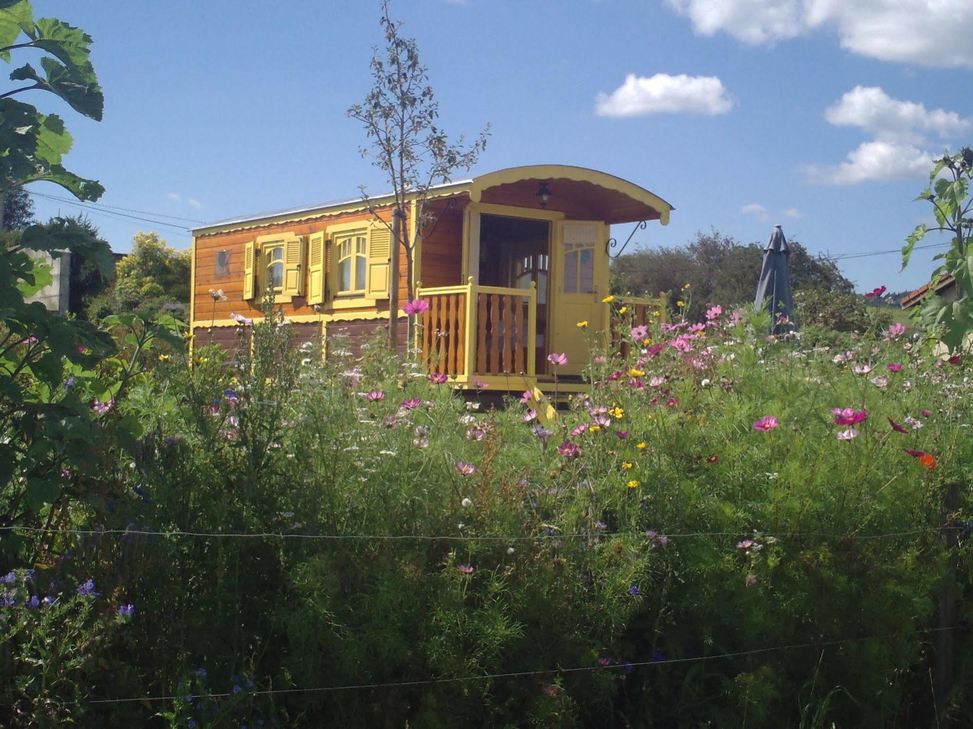 Les Roulottes De La Ferme Des Chanaux Saint-Julien-d'Ance Екстериор снимка