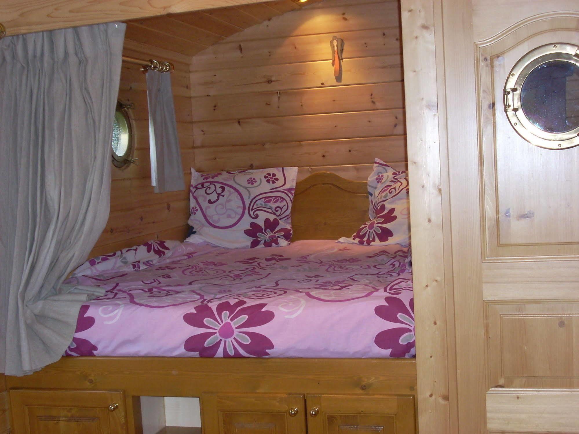 Les Roulottes De La Ferme Des Chanaux Saint-Julien-d'Ance Екстериор снимка
